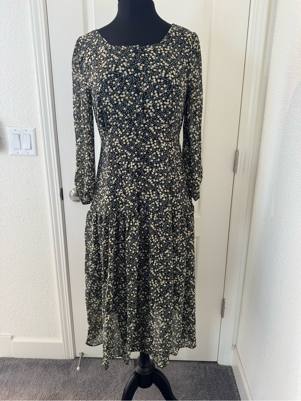 Black Floral Long-Sleeve Midi Dress